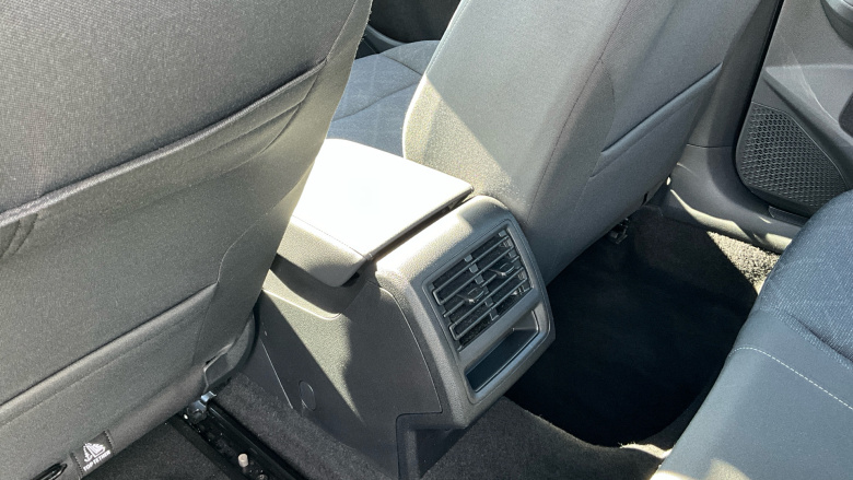 Volkswagen Golf 2.0 TDI Life 5dr DSG Diesel Hatchback